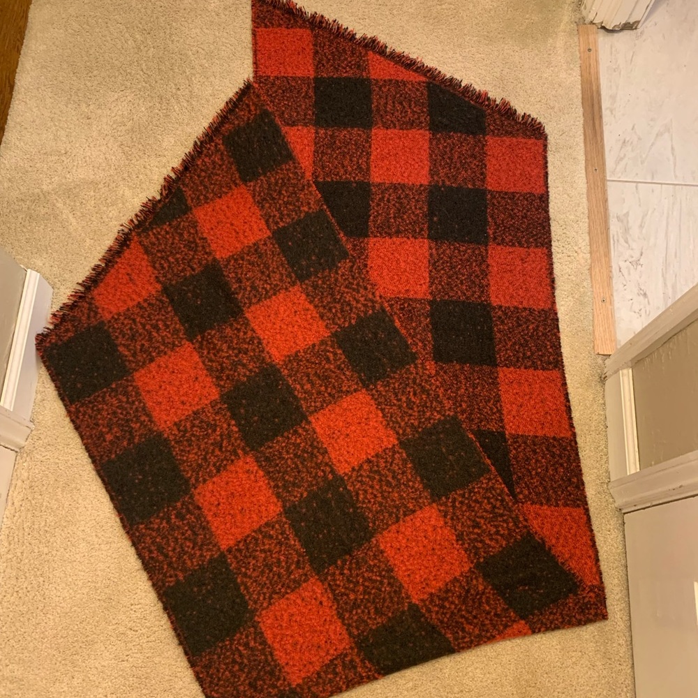 Buffalo Plaid Blanket Scarf - Picture 11 of 13